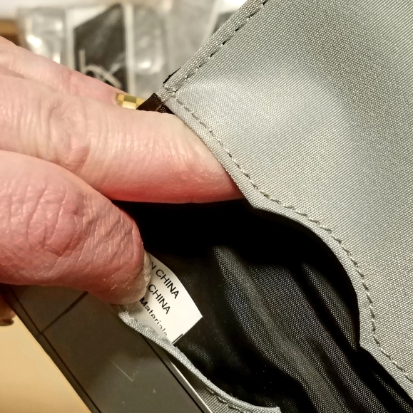 NWT Buxton Quilted Black Leather BiFold Business Card Case Wallet Gray Interior! - Picture 8 of 10